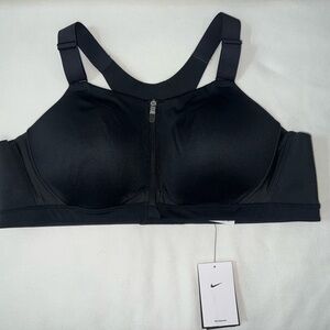 Nike Women's Black Zip-Front Sports Bra 3X A-B